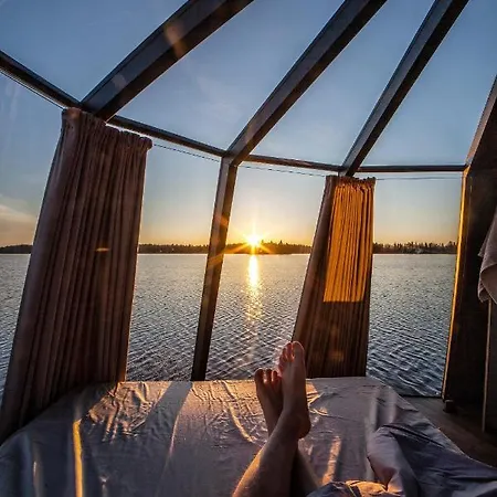 Arctic Experience Oulujaervi Igloos Luxury tent