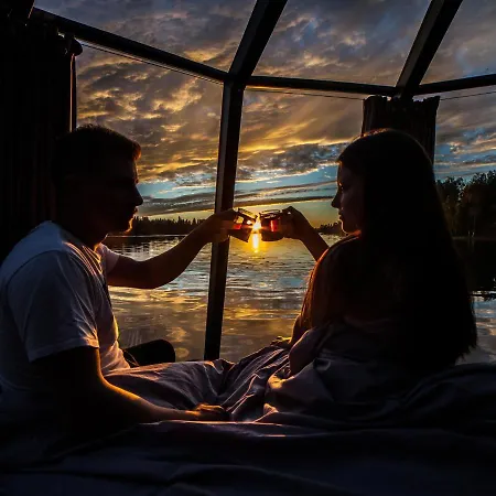 Luxury tent Arctic Experience Oulujaervi Igloos *