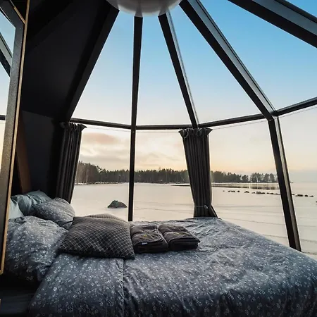 Luxury tent Arctic Experience Oulujaervi Igloos